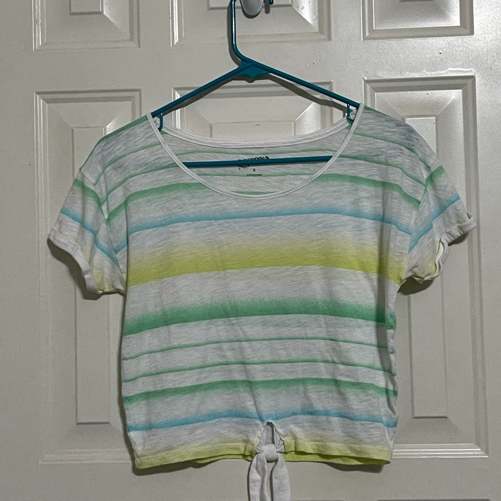 Women’s Arizona Jean Co. Cropped Shirt - Picture 2 of 2